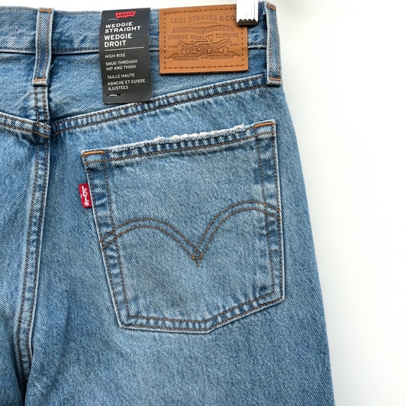 Levi's Wedgie Straight High Rise Distressed Jeans - Picture 6 of 8